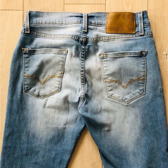 Guess Vermont Slim Light Wash Jeans Size 30x32 - Picture 9 of 13